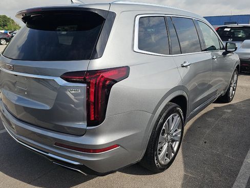 Used 2023 Cadillac XT6 Premium Luxury FWD image 2