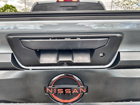 Used 2025 Nissan Frontier PRO-4X AWD/4WD image 19