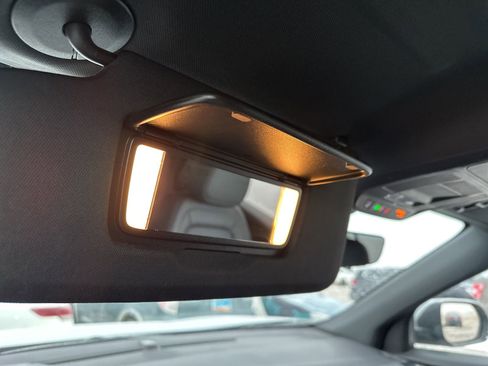 Used 2025 Chevrolet Equinox LT w/ Convenience Package II image 46