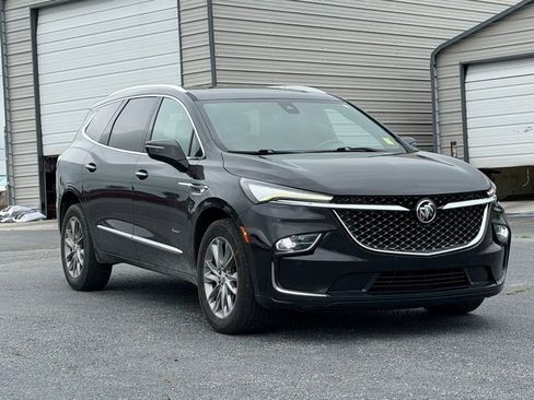 Used 2023 Buick Enclave Avenir w/ Avenir Technology Package AWD/4WD image 2