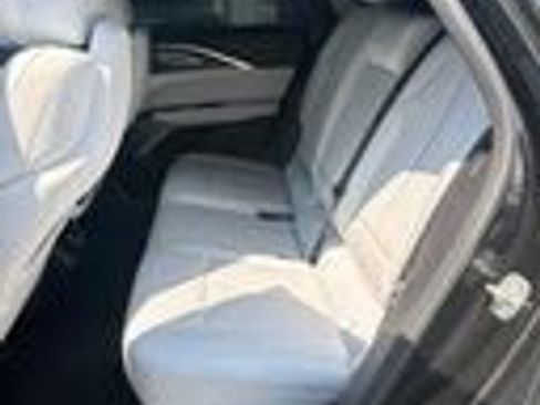 Used 2024 Cadillac Lyriq Luxury AWD/4WD image 5