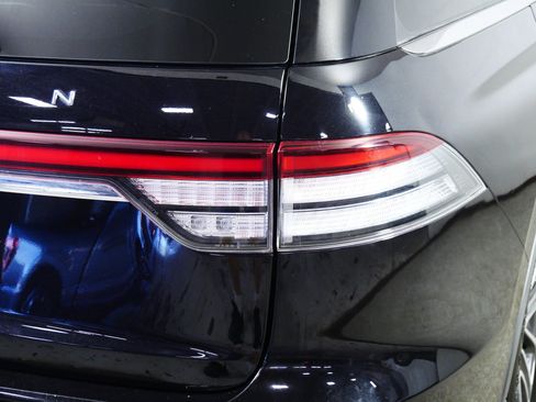 Used 2023 Lincoln Aviator AWD image 17