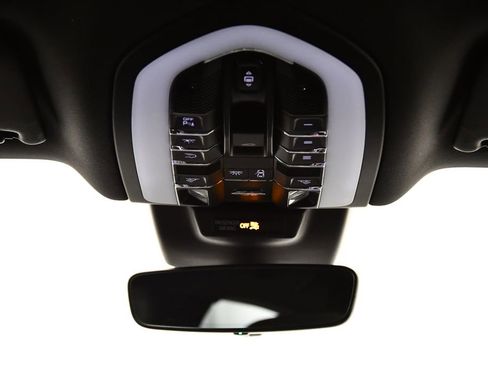 Used 2025 Porsche Macan image 20