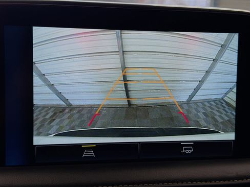 Used 2023 Chevrolet Suburban Premier image 16