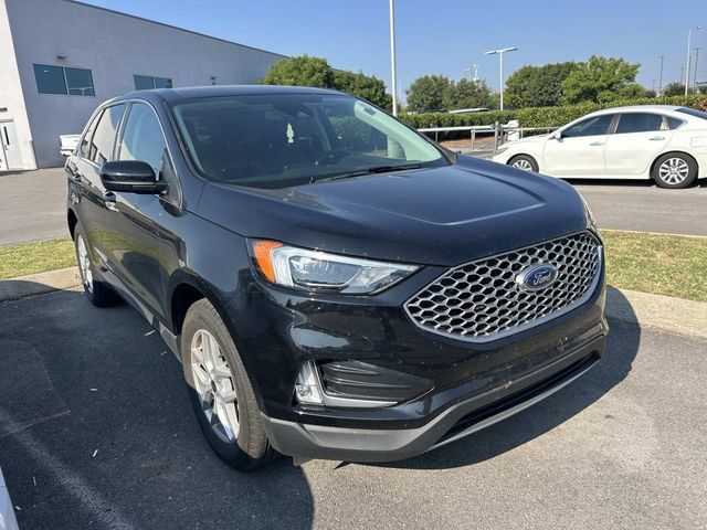 Used 2024 Ford Edge SEL w/ Convenience Package AWD/4WD image 3