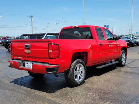 Used 2018 Chevrolet Silverado 1500 Custom w/ Custom Convenience Package RWD image 4