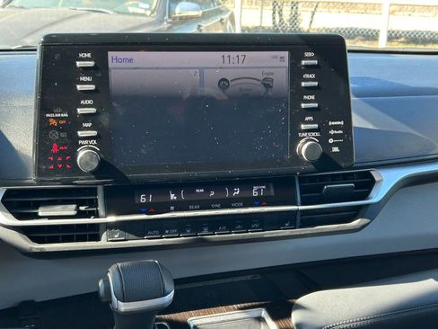 Certified 2024 Toyota Sienna XLE w/ XLE Plus Package image 22