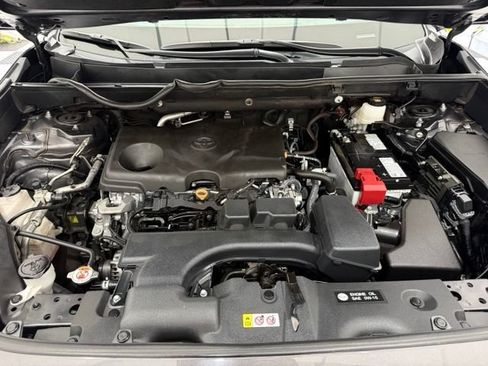 Used 2025 Toyota RAV4 XLE FWD image 8