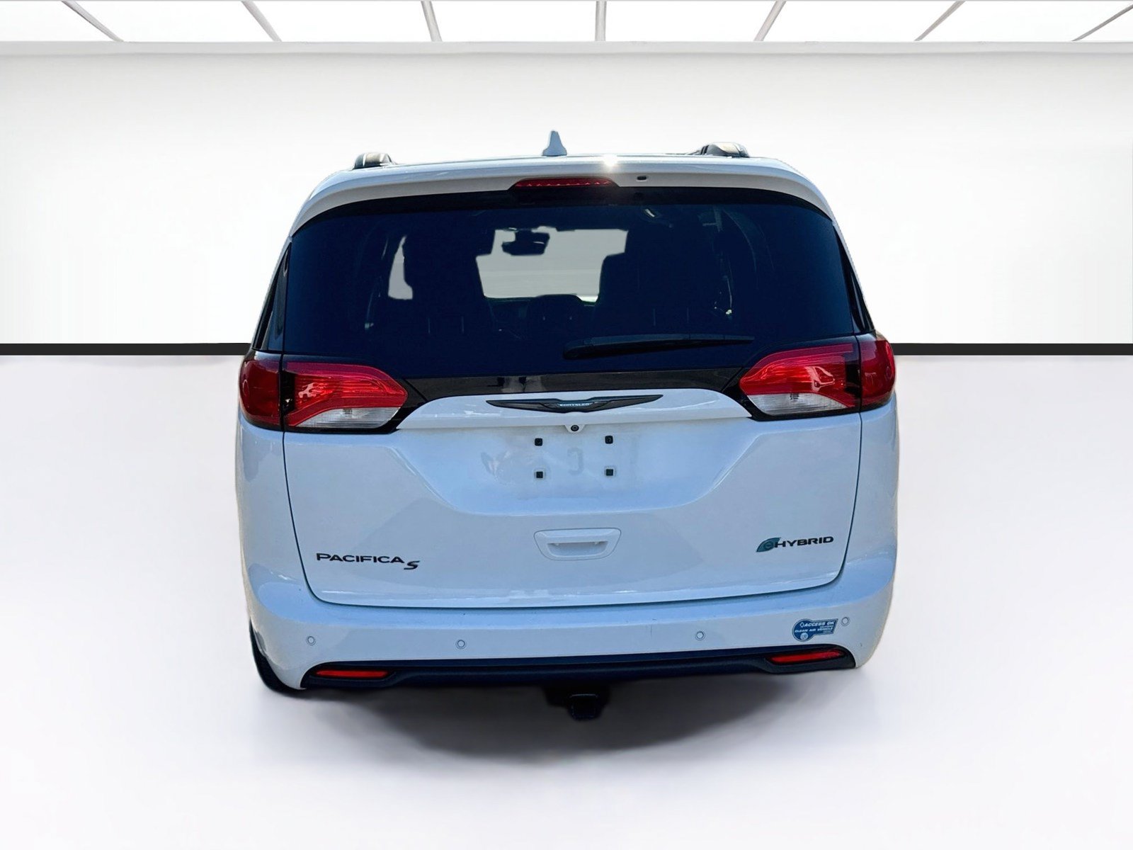 Used 2020 Chrysler Pacifica Limited w/ Advanced Safetytec Group FWD image 5