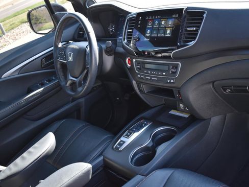 Used 2023 Honda Passport TrailSport image 15