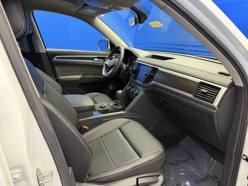 Used 2023 Volkswagen Atlas SE w/ Panoramic Sunroof Package AWD/4WD image 24