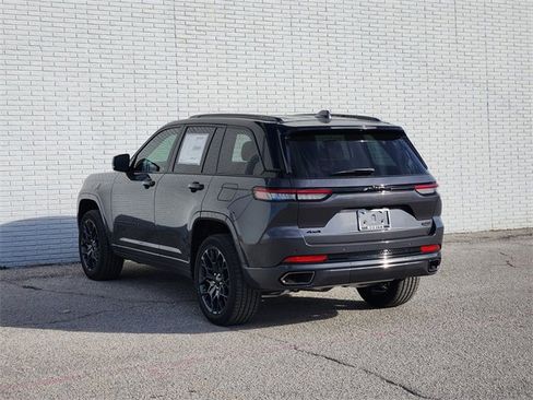 New 2025 Jeep Grand Cherokee Summit image 3