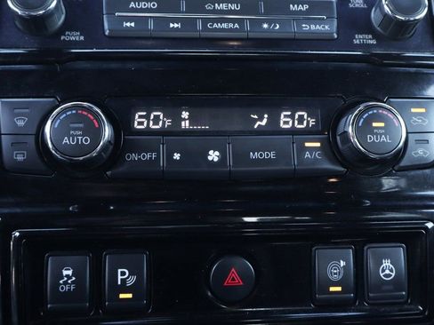 Used 2021 Nissan Titan PRO-4X w/ Pro-4x Convenience Package image 38