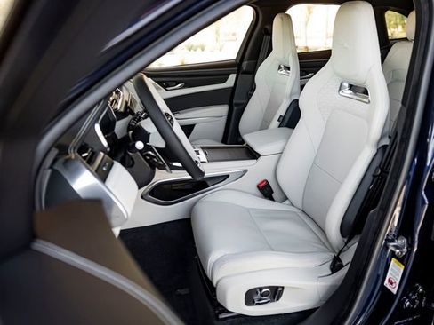 New 2026 Jaguar F-PACE R-Dynamic S image 13