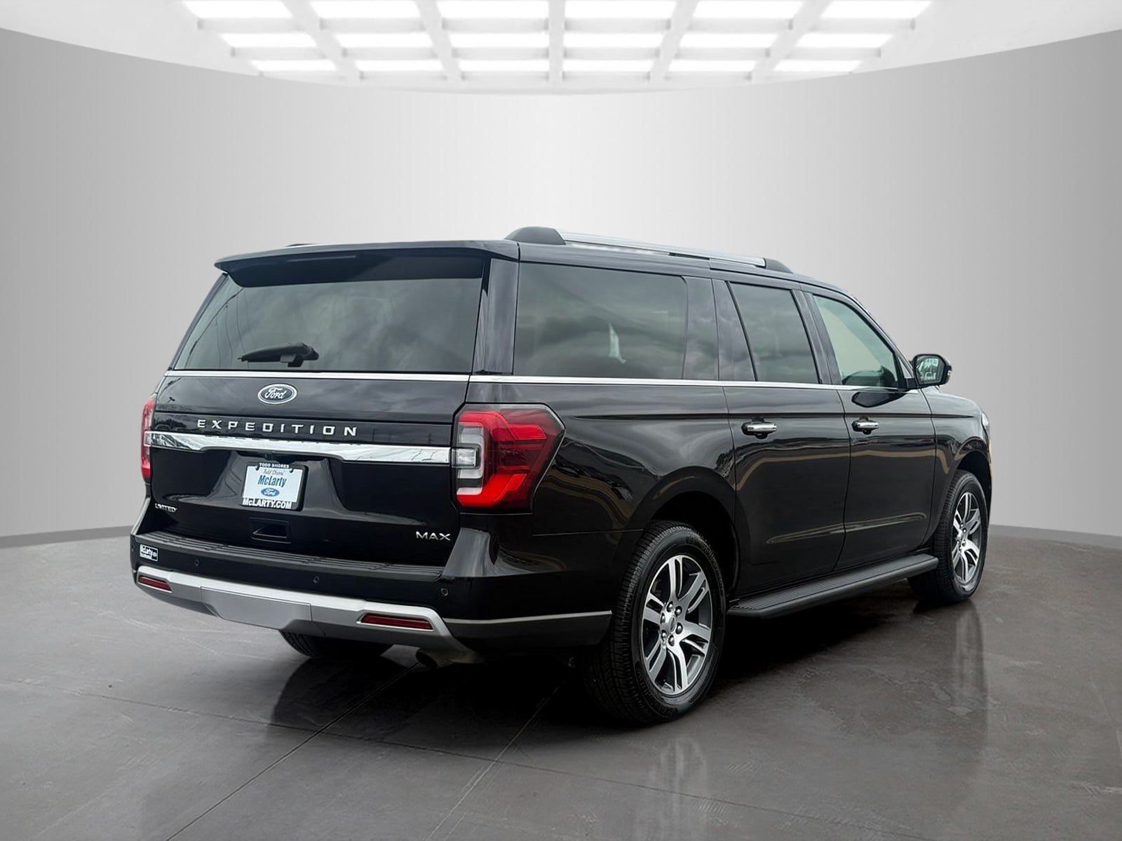 Used 2024 Ford Expedition Max Limited AWD/4WD image 3