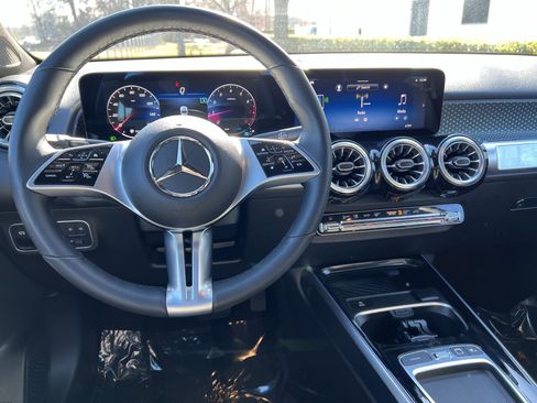 Certified 2025 Mercedes-Benz GLB 250 4MATIC image 30