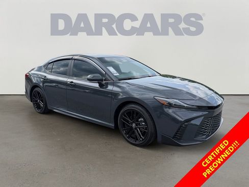 Used 2025 Toyota Camry SE FWD image 1