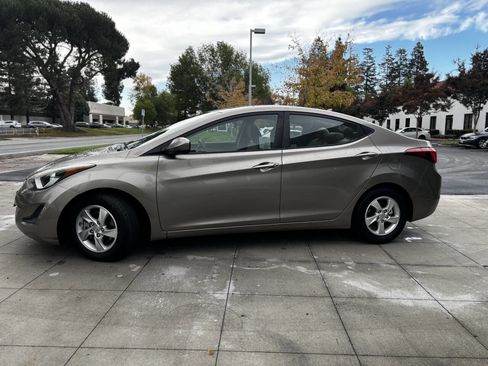 Used 2015 Hyundai Elantra SE image 7