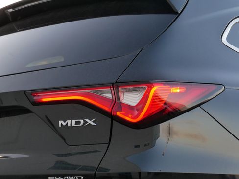 Used 2024 Acura MDX SH-AWD w/ Advance Package image 17