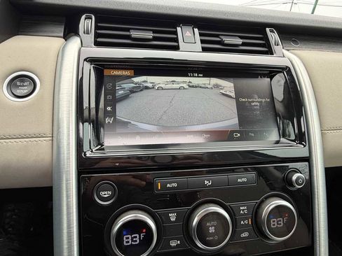 Used 2020 Land Rover Discovery HSE image 29