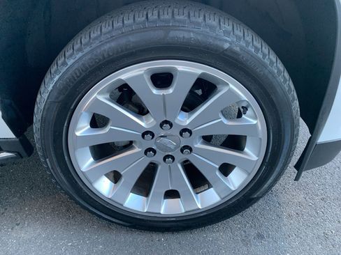 Used 2017 Cadillac Escalade ESV 4WD image 13