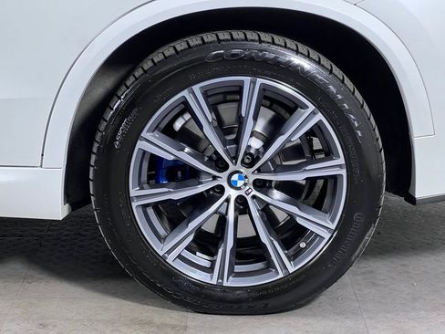 Used 2021 BMW X5 xDrive40i w/ M Sport Package AWD/4WD image 12