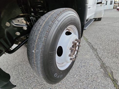 Used 2019 Ford F550 2D Standard Cab XL DRW image 18