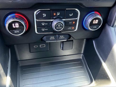 Used 2022 Chevrolet Tahoe LS RWD image 32