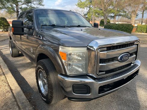 Used 2011 Ford F250 XLT w/ Advanced Security Group image 7