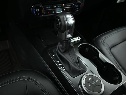 New 2026 Ford Bronco Outer Banks AWD/4WD image 13