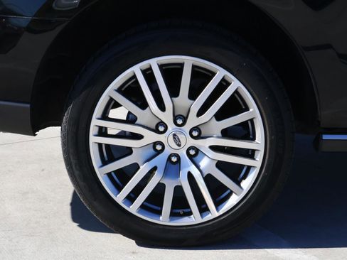 Used 2024 Ford Expedition Limited image 10