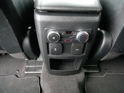 Used 2020 Ford Explorer XLT w/ Comfort Package image 15