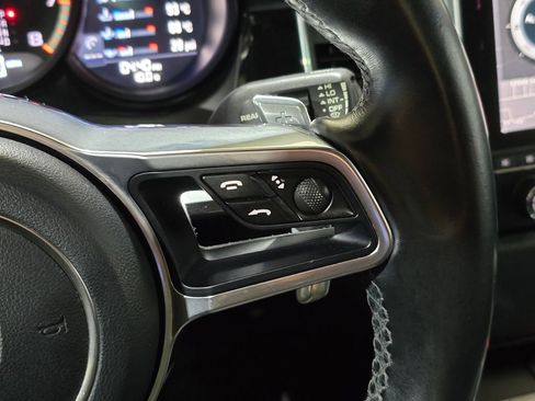 Used 2017 Porsche Macan Turbo image 18