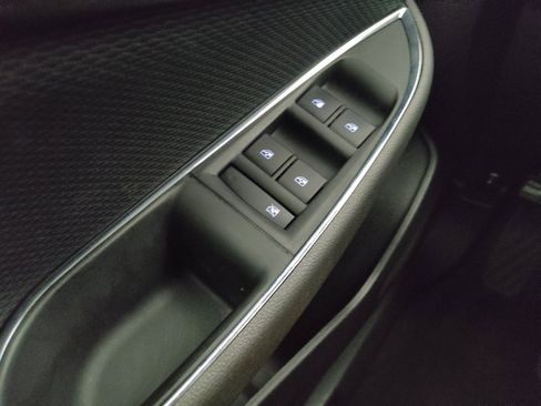 Used 2018 Chevrolet Cruze LT FWD image 27