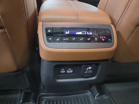 Used 2025 Nissan Pathfinder Platinum w/ Cargo Package AWD/4WD image 23