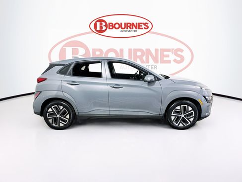 Used 2023 Hyundai Kona SE image 11