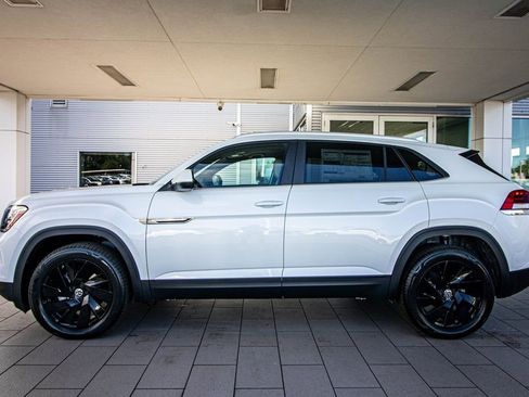 New 2026 Volkswagen Atlas Cross Sport SE image 11