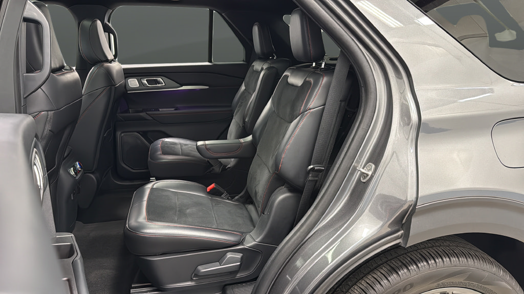 Used 2025 Ford Explorer ST w/ Sun And Sound Package AWD/4WD image 23