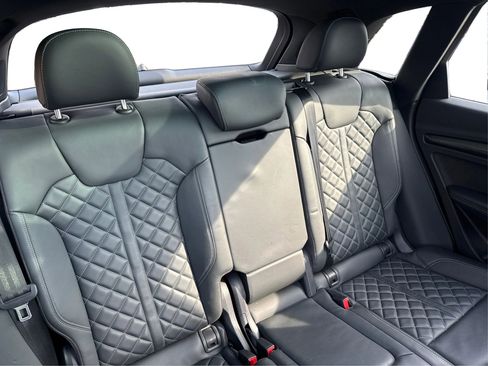 Used 2022 Audi SQ5 Premium Plus w/ Premium Plus Package image 12