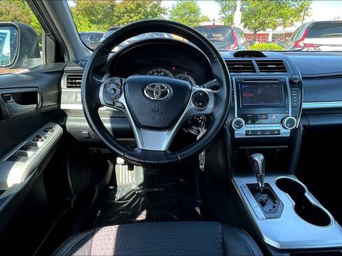 Used 2013 Toyota Camry SE FWD image 5