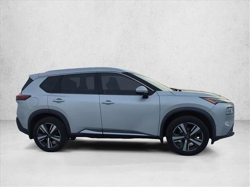 Used 2023 Nissan Rogue SL w/ SL Premium Package FWD image 4