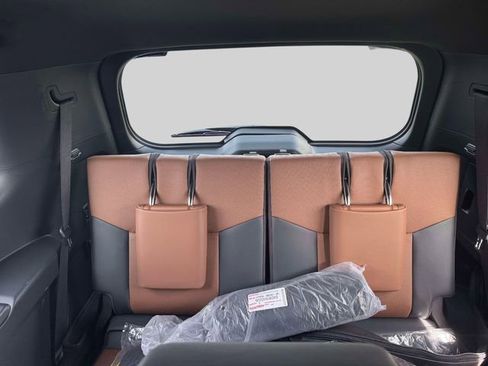 Certified 2024 Lexus GX 550 w/ Accessory Package (Z1) image 17