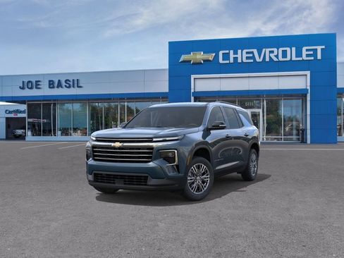 New 2026 Chevrolet Traverse LT w/ LPO, Floor Liner Package AWD/4WD image 8
