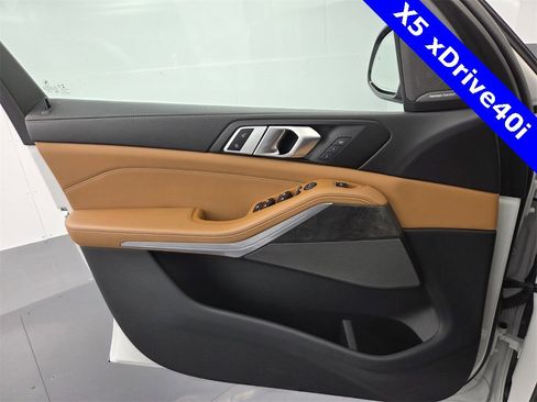 Used 2023 BMW X5 xDrive40i w/ Premium Package image 44
