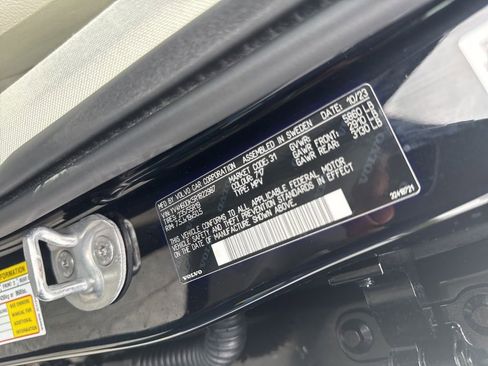 Used 2024 Volvo XC60 T8 Core AWD/4WD image 39