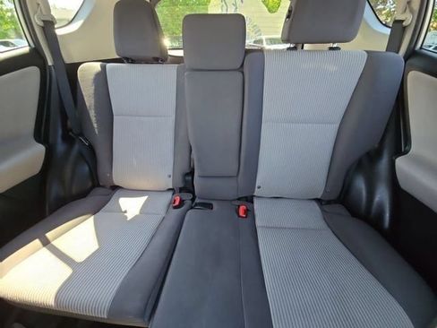 Used 2015 Toyota RAV4 LE FWD image 13