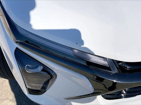 Used 2025 Chevrolet Trax RS image 26