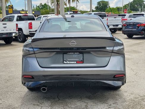 New 2027 Nissan Sentra SR w/ Floor Mat Package FWD image 7