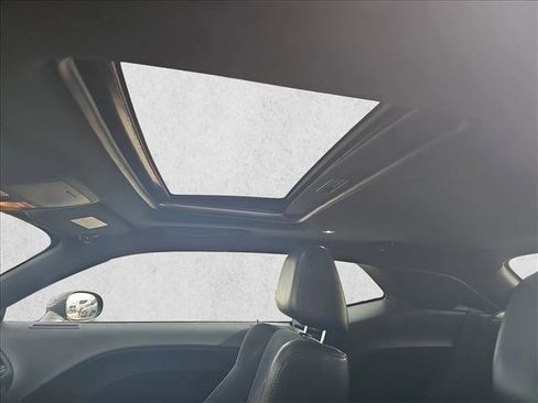 Used 2016 Dodge Challenger R/T Scat Pack w/ Leather Interior Group image 20