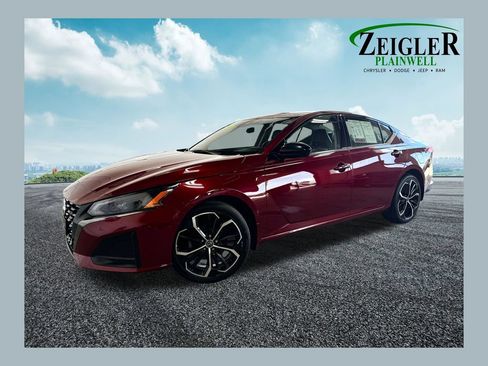Used 2024 Nissan Altima 2.5 SR AWD/4WD image 1